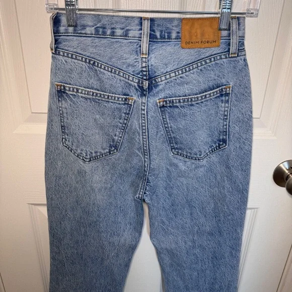 Aritzia Denim Forum "The Joni High Rise Loose 28L" Jeans - Picture 7 of 16